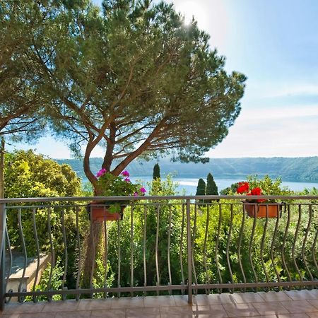 Villalbert Castel Gandolfo Luaran gambar